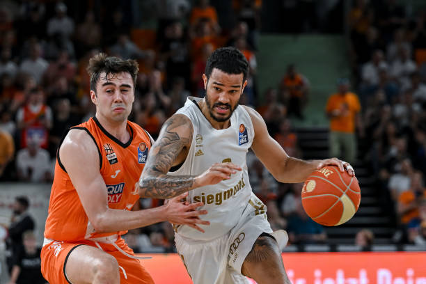 季结束后依 季结束后依