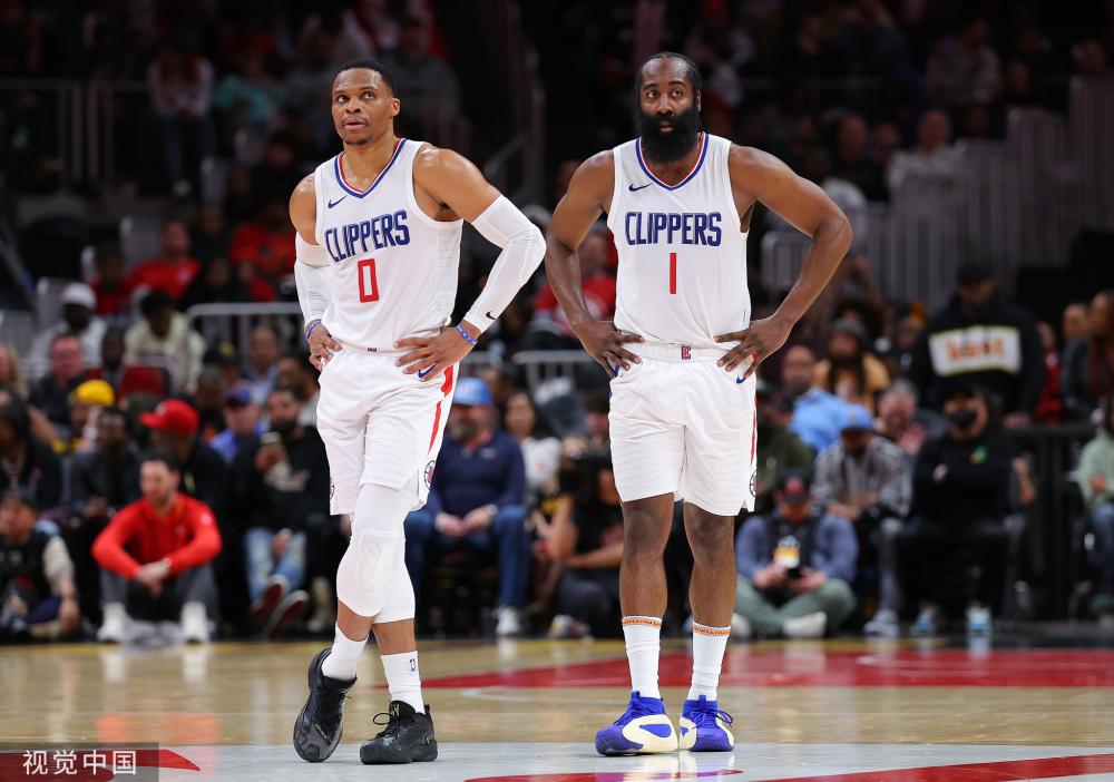 的表现受到 的表现受到